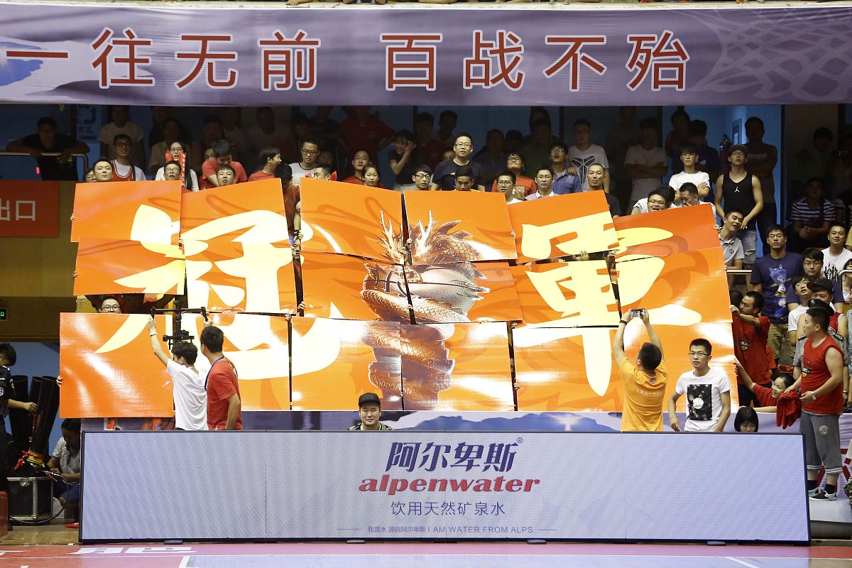 力压对手占据场上优势，主队主场不败的简单介绍